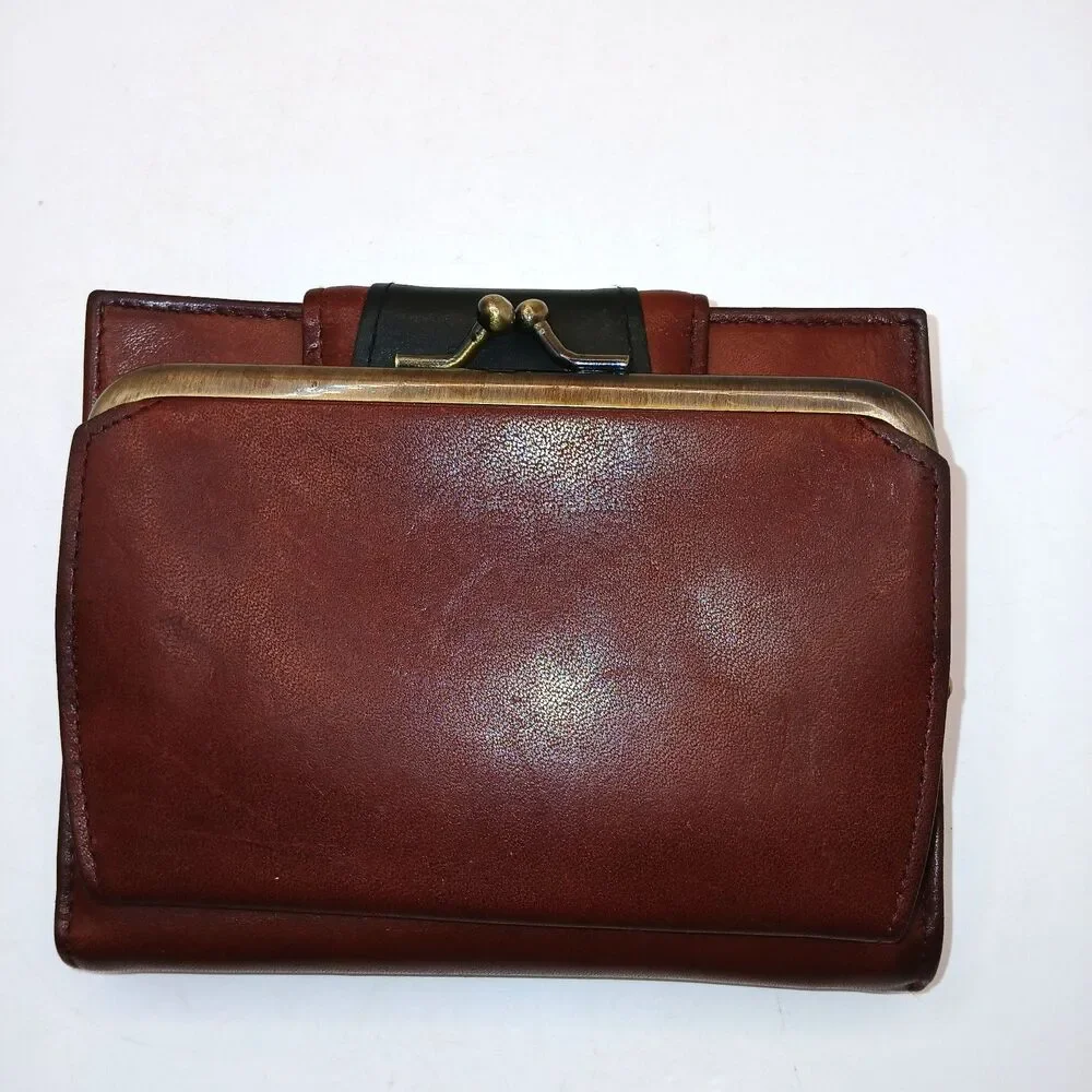 Buxton wallet credit